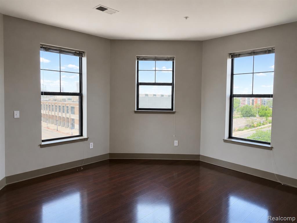 500 E Michigan Avenue, 419, Lansing, MI 48912 — Photo 4