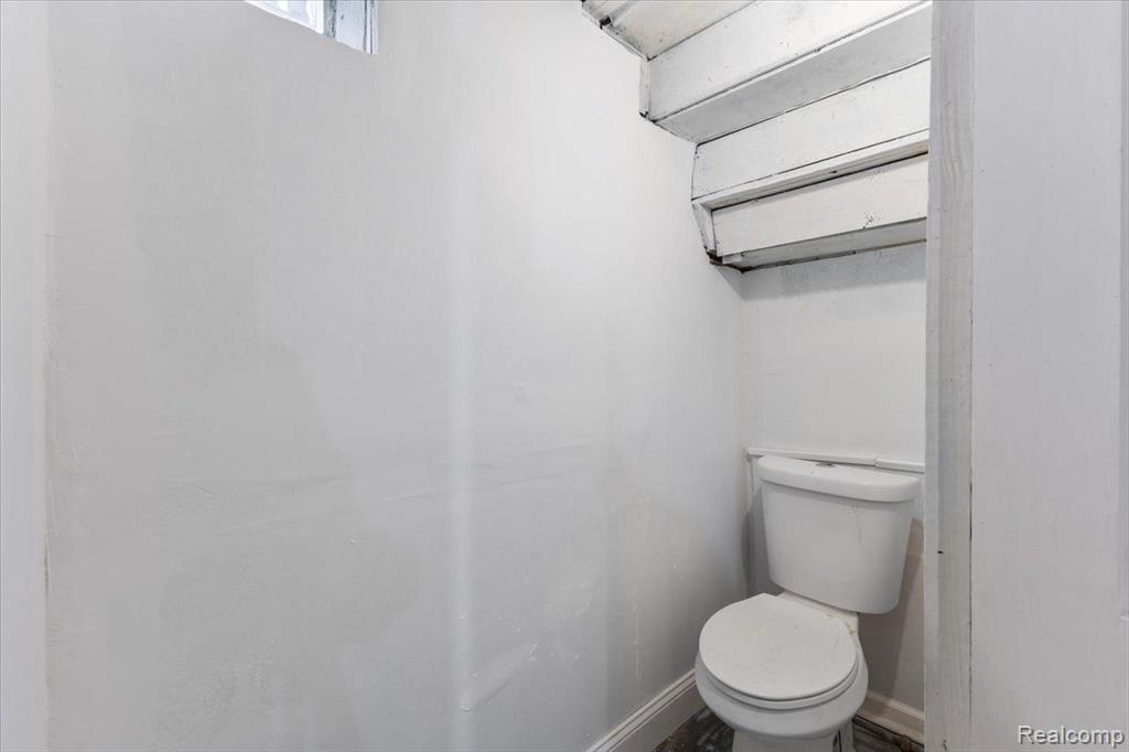 6303 UNIVERSITY, Detroit, MI 48224 — Photo 16
