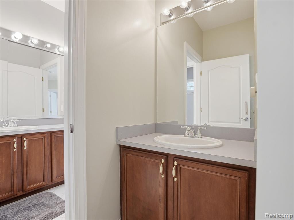 5318 Glenwood Creek, Clarkston, MI 48348 — Photo 37