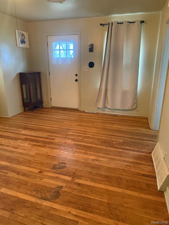 5022 YOUNGSTOWN PL, Saginaw, MI 48601 — Photo 8