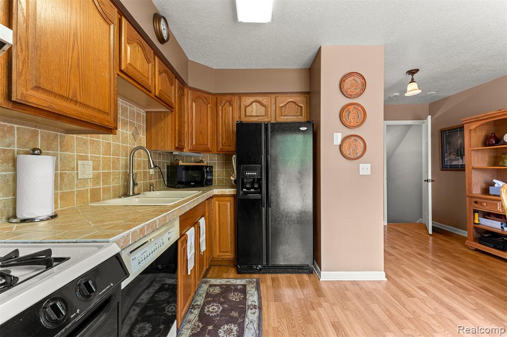 29307 W Jefferson Avenue, 14, Gibraltar, MI — Photo 14