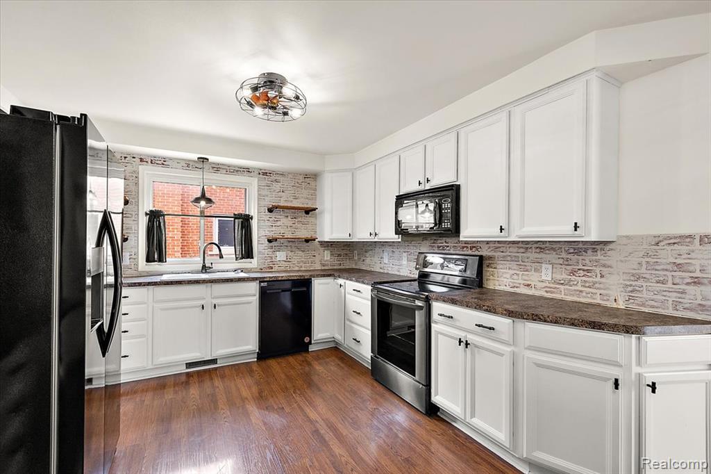 9364 Colorado Street, Livonia, MI 48150 — Photo 19