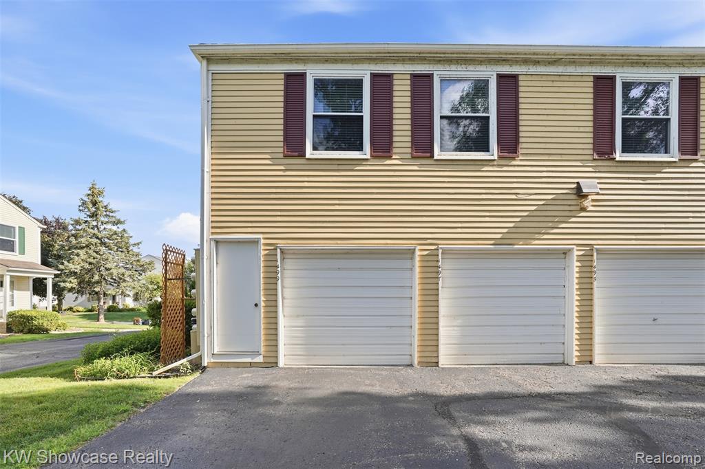 1499 Mariner Drive, Walled Lake, MI 48390 — Photo 20