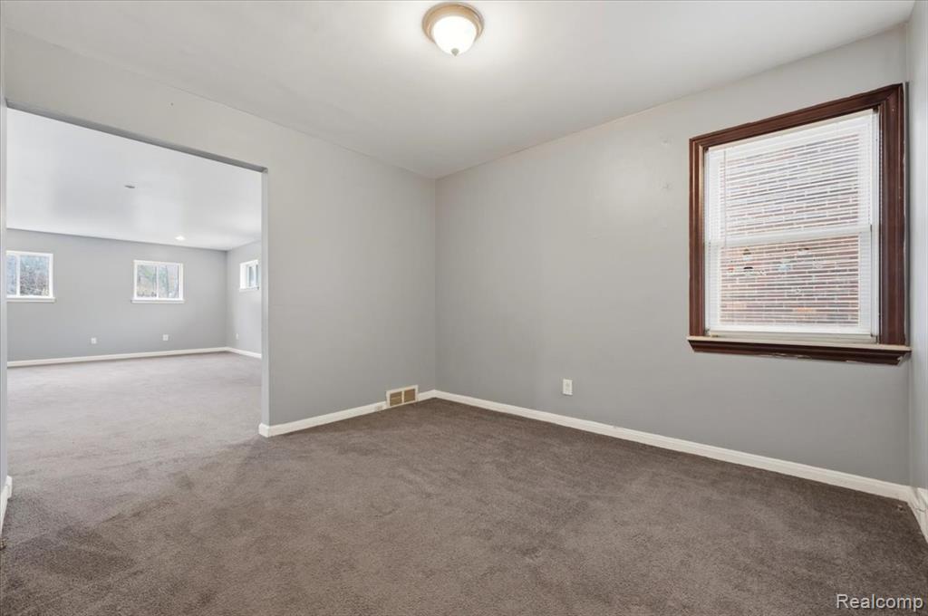 9193 Rutherford Street, Detroit, MI 48228 — Photo 17