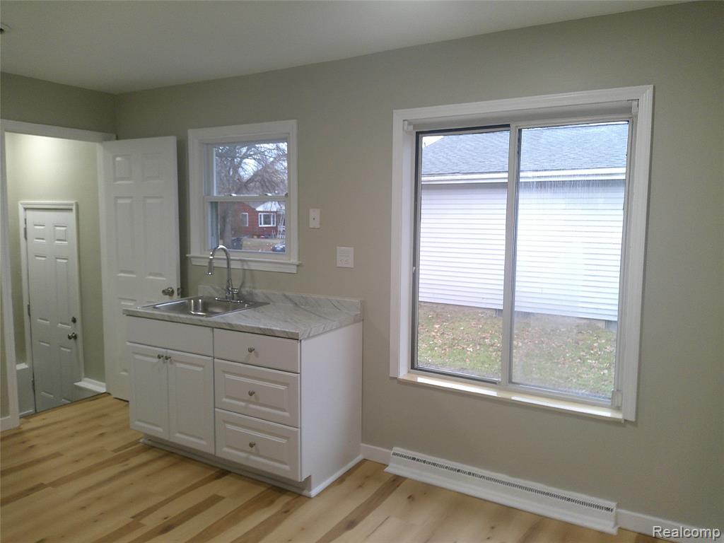 4502 Huckleberry Lane, Flint, MI 48507 — Photo 11