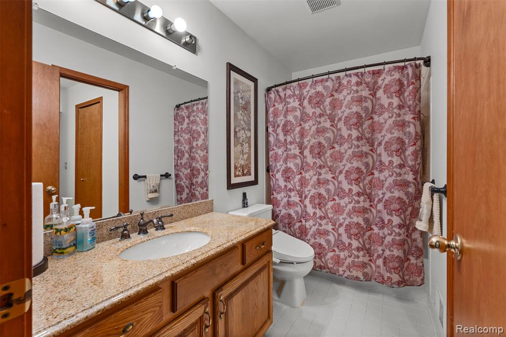 6859 Tangle Wood, Waterford, MI 48327 — Photo 20