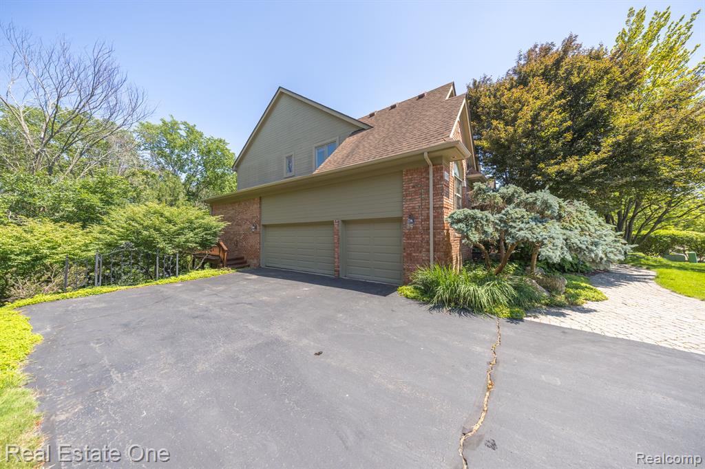 6745 CHARING Crossing, West Bloomfield, MI — Photo 4