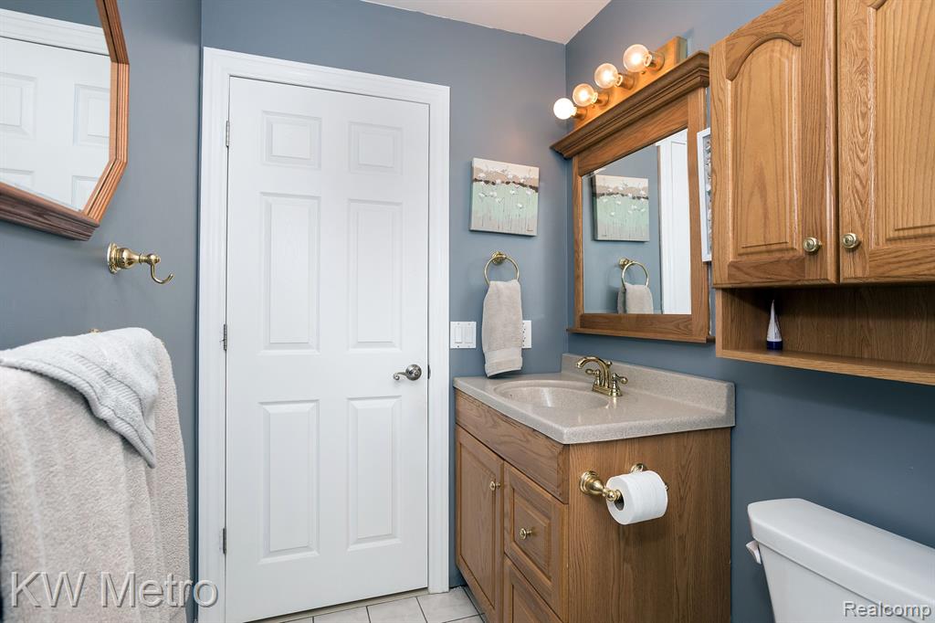 55 BOYKEN Road, Rochester Hills, MI 48307 — Photo 26