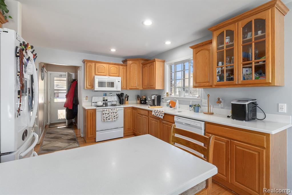 26659 Pepperwood Drive, Woodhaven, MI 48183 — Photo 6