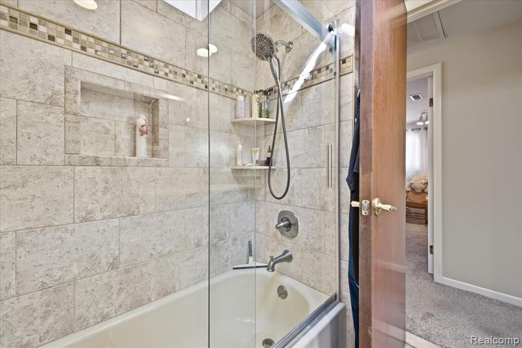 6579 Balmoral Terrace, Clarkston, MI — Photo 38