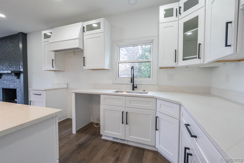 822 DAHLIA Lane, Rochester Hills, MI 48307 — Photo 11