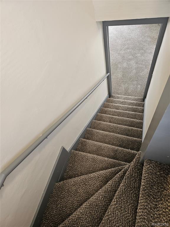 621 W Atherton Road, Flint, MI 48507 — Photo 15
