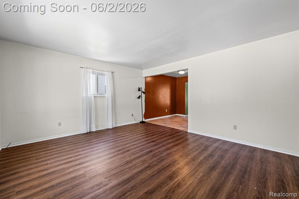 315 Airport Drive, Holly, MI 48442 — Photo 5