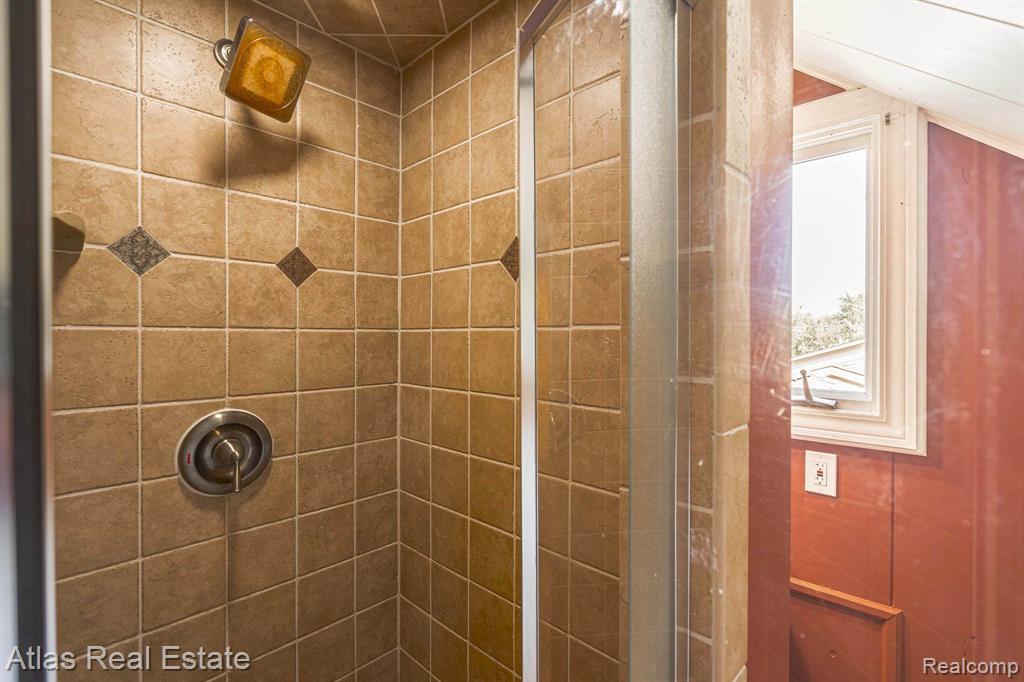 10493 Green Road, Goodrich Vlg, MI — Photo 33