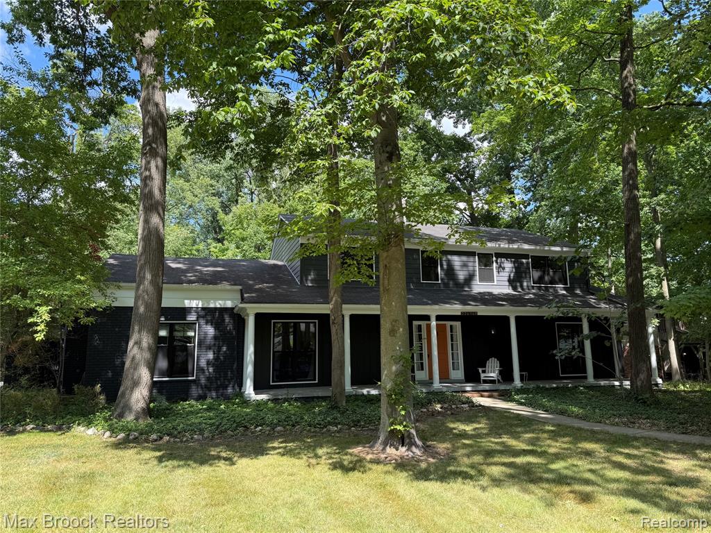 22636 King Richard Court, Beverly Hills, MI 48025