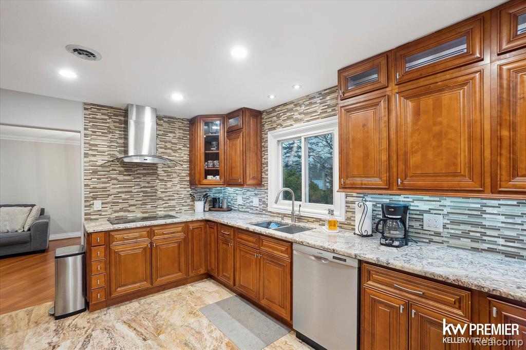 5584 Pembury Lane, West Bloomfield, MI — Photo 7