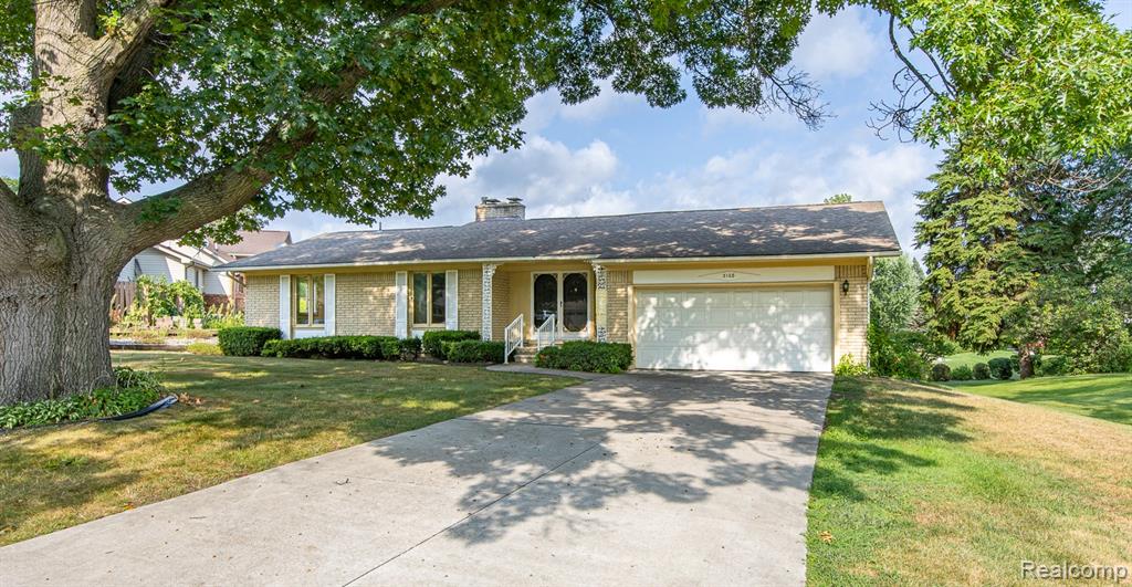 3108 Schoolhouse Drive, Waterford, MI 48329