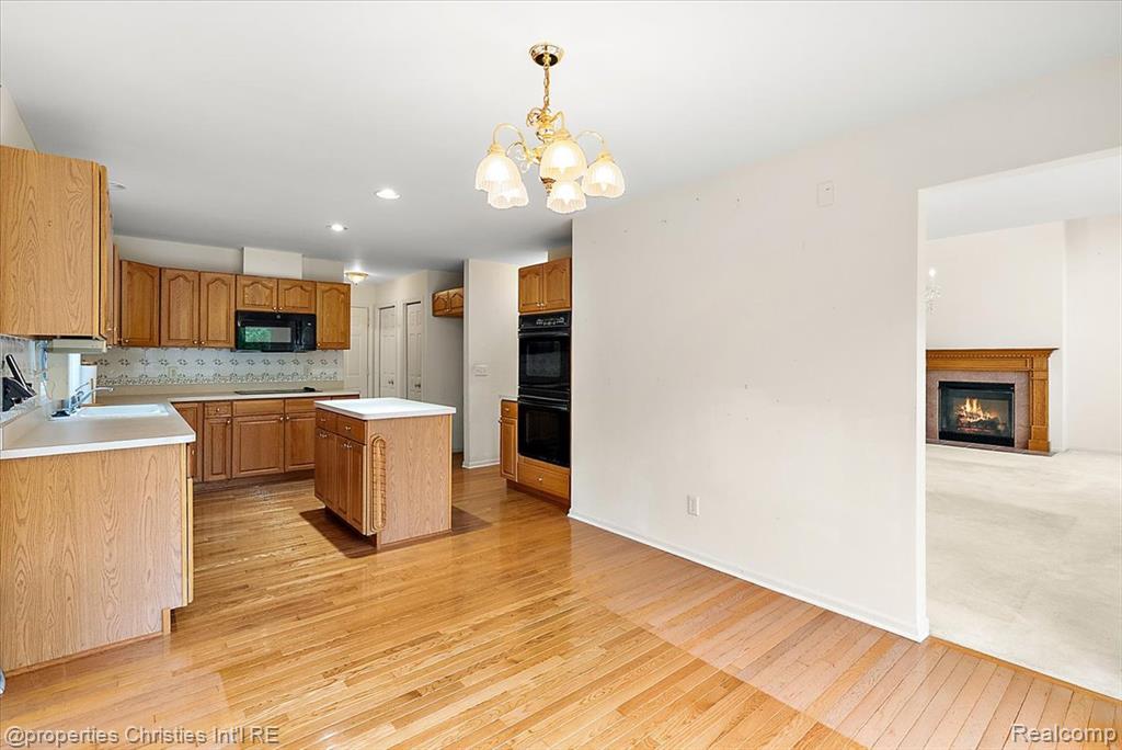 47274 Hunters Park Drive, Plymouth, MI 48170 — Photo 20