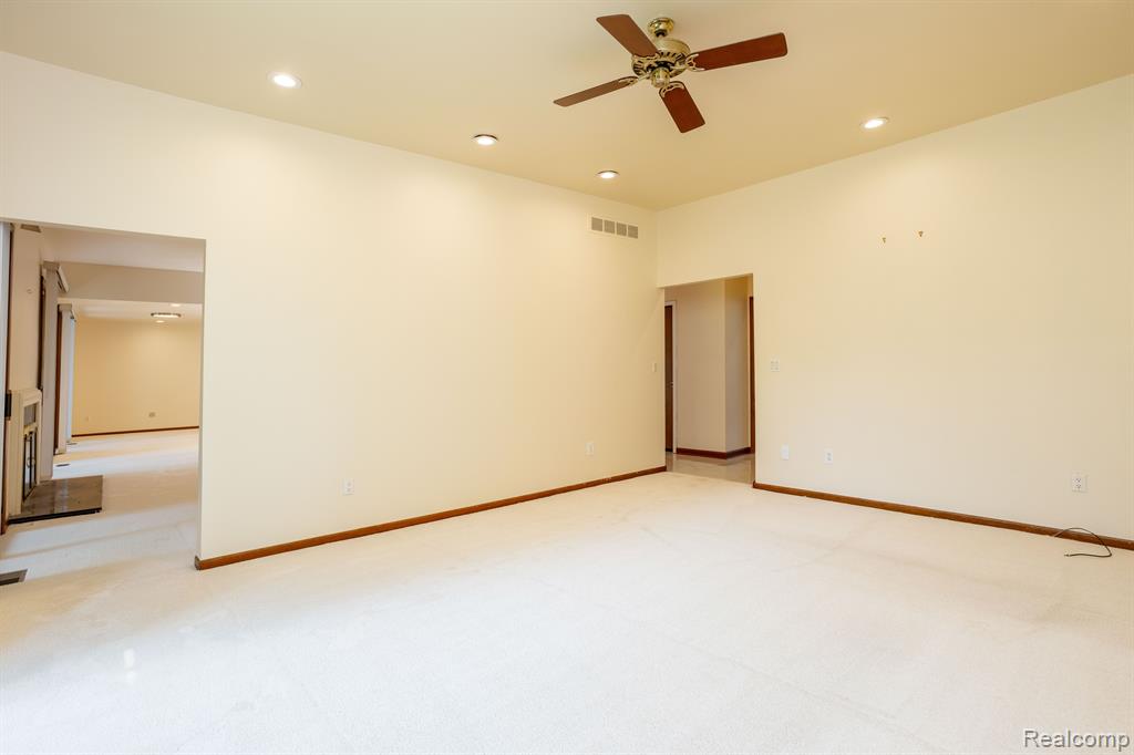 4421 PINEHURST Drive, West Bloomfield, MI — Photo 13