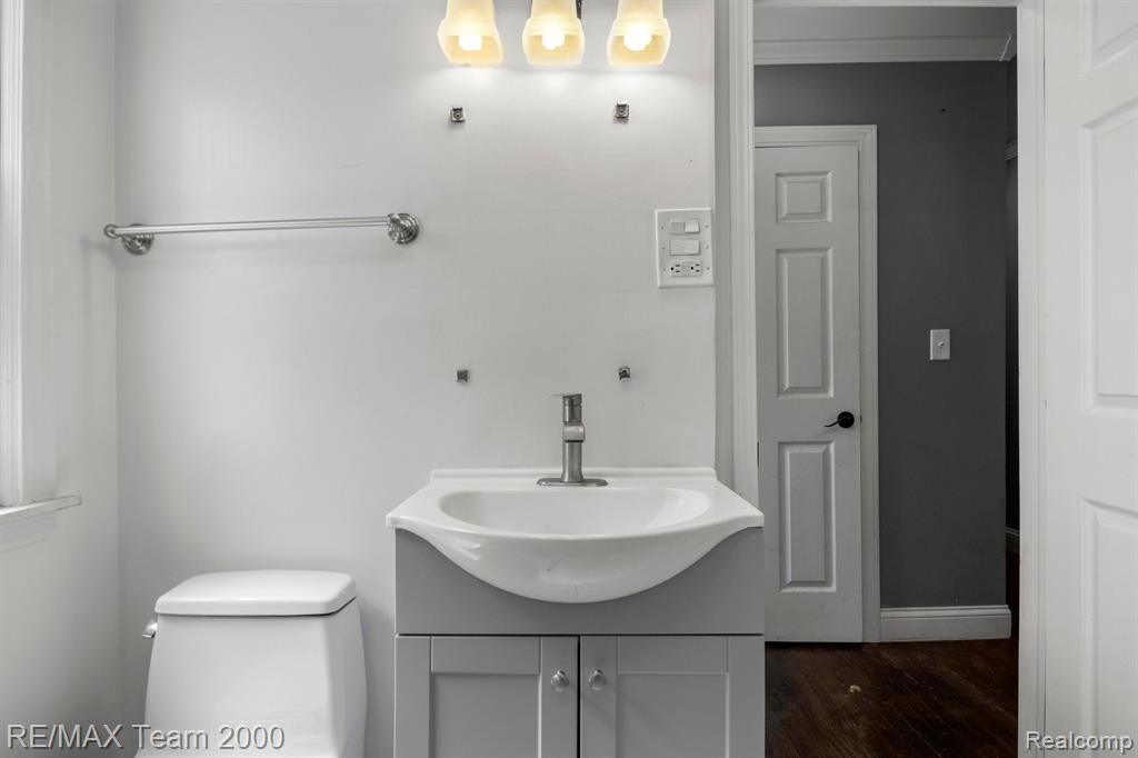 421 GARDENDALE Street, Ferndale, MI 48220 — Photo 27
