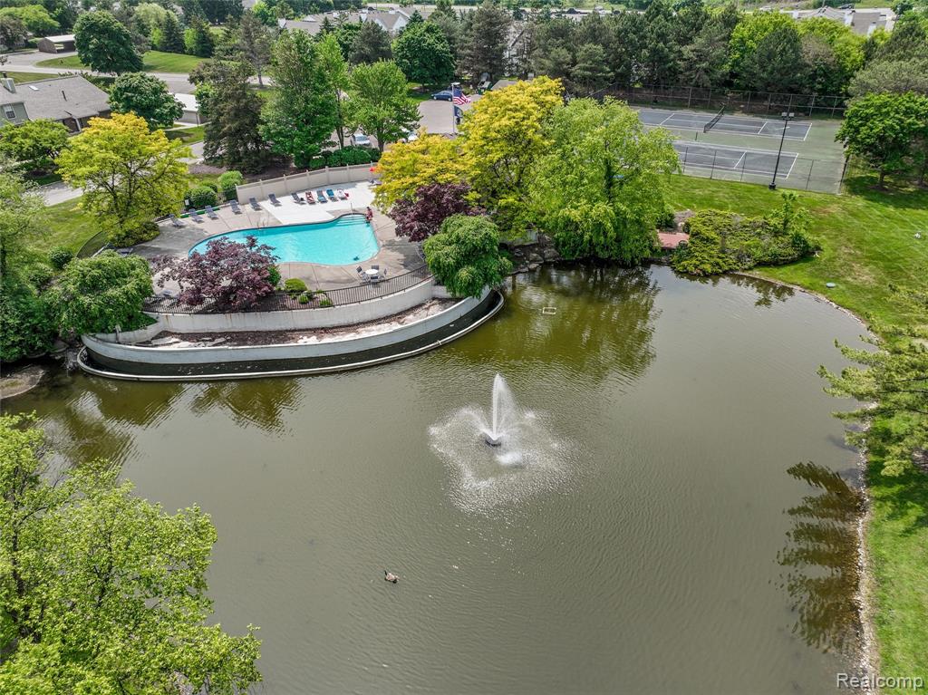 38928 Country Circle, Farmington Hills, MI 48331 — Photo 22