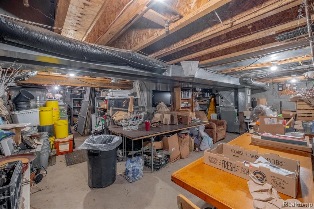9225 FENTON Road, Grand Blanc, MI 48439 — Photo 19