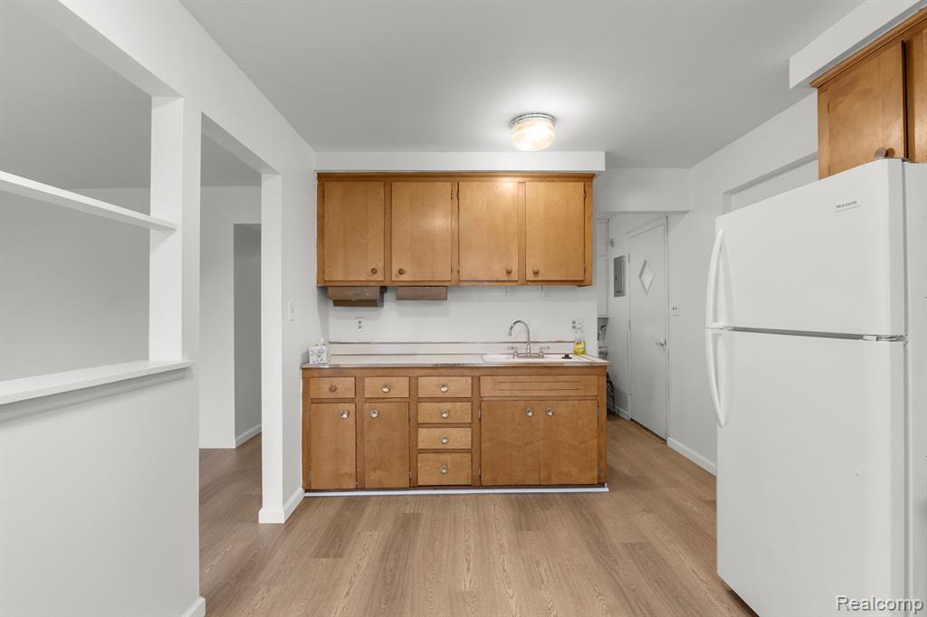 4921 GERTRUDE Street, Dearborn Heights, MI 48125 — Photo 12
