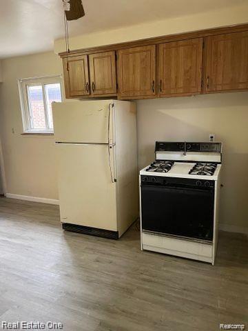 5712 N SILVERY Lane, Dearborn Heights, MI 48127 — Photo 6