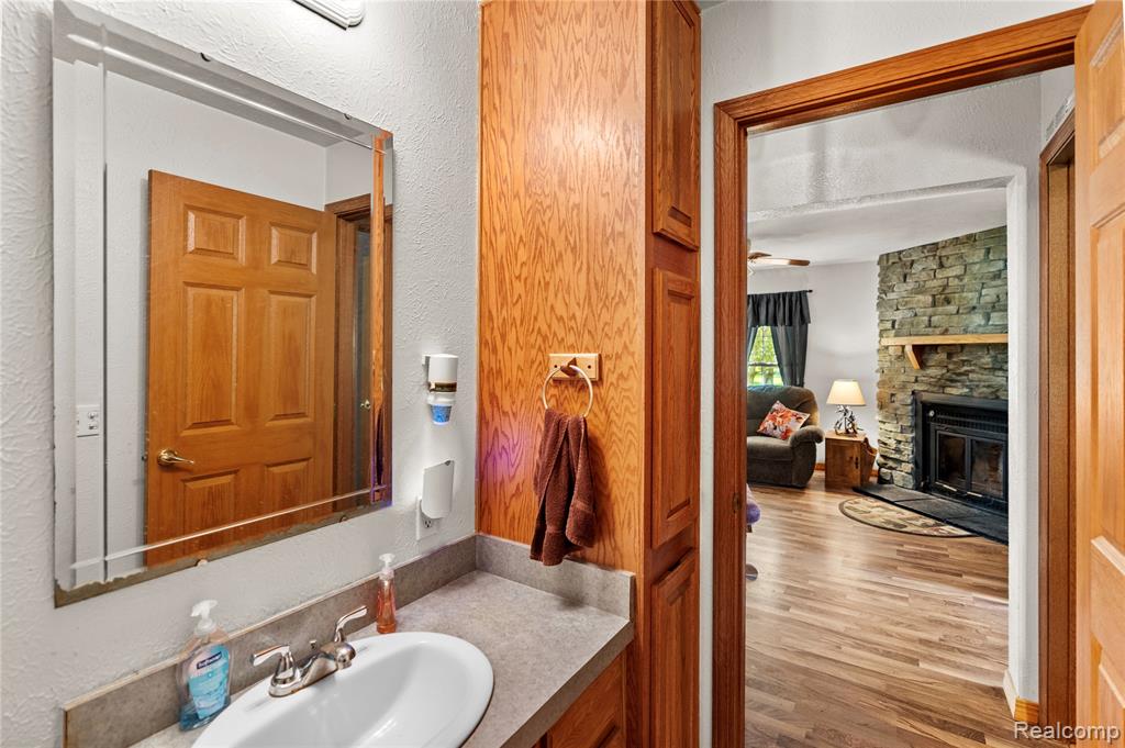 5206 Lippincott Boulevard, Burton, MI 48519 — Photo 30