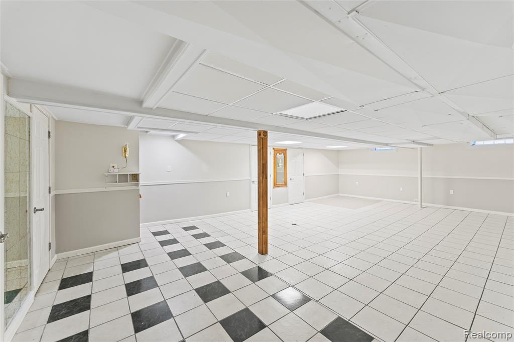4822 Peachtree Drive, Sterling Heights, MI 48310 — Photo 40