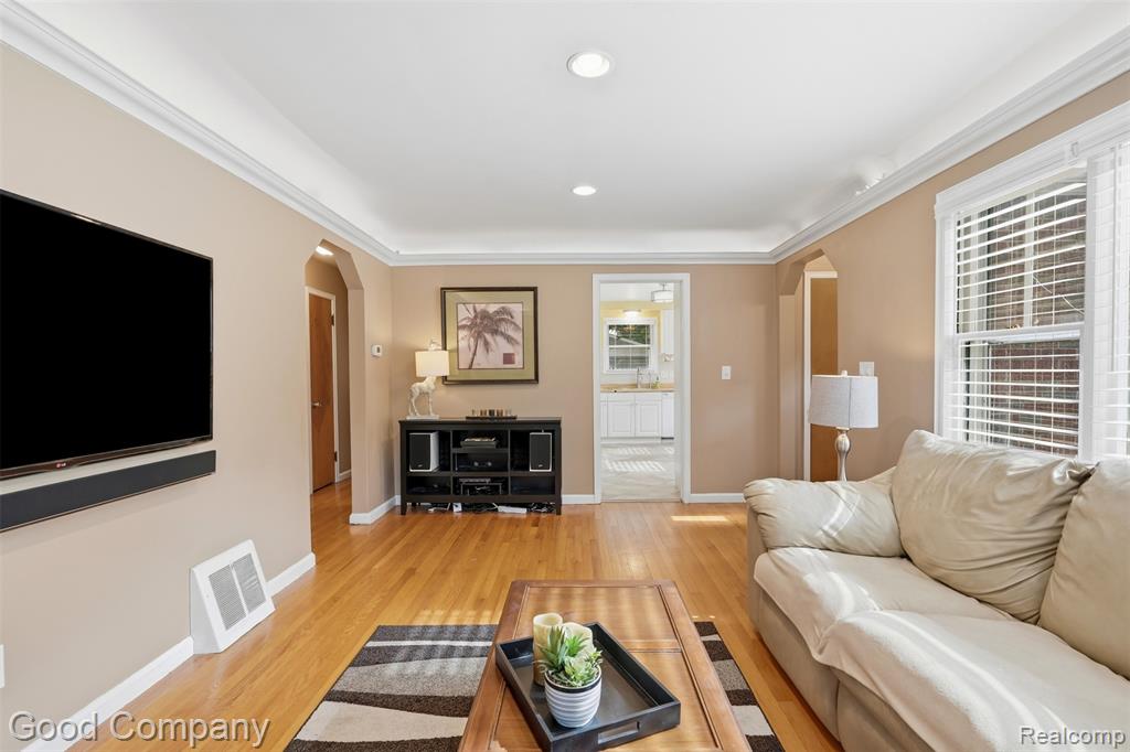 23470 Oneida Street, Oak Park, MI 48237 — Photo 6