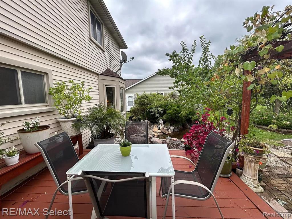 1294 WARNER CREEK Drive, Saline, MI 48176 — Photo 4