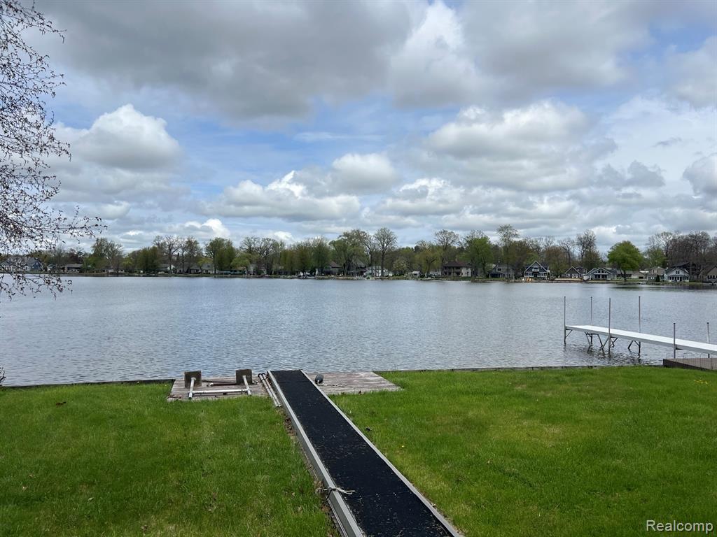 5377 Wildwood Drive, Howell, MI 48843 — Photo 13