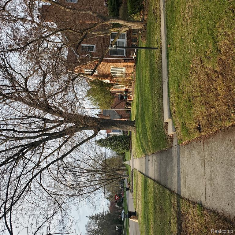 16214 Shaftsbury Avenue, Detroit, MI 48219 — Photo 36