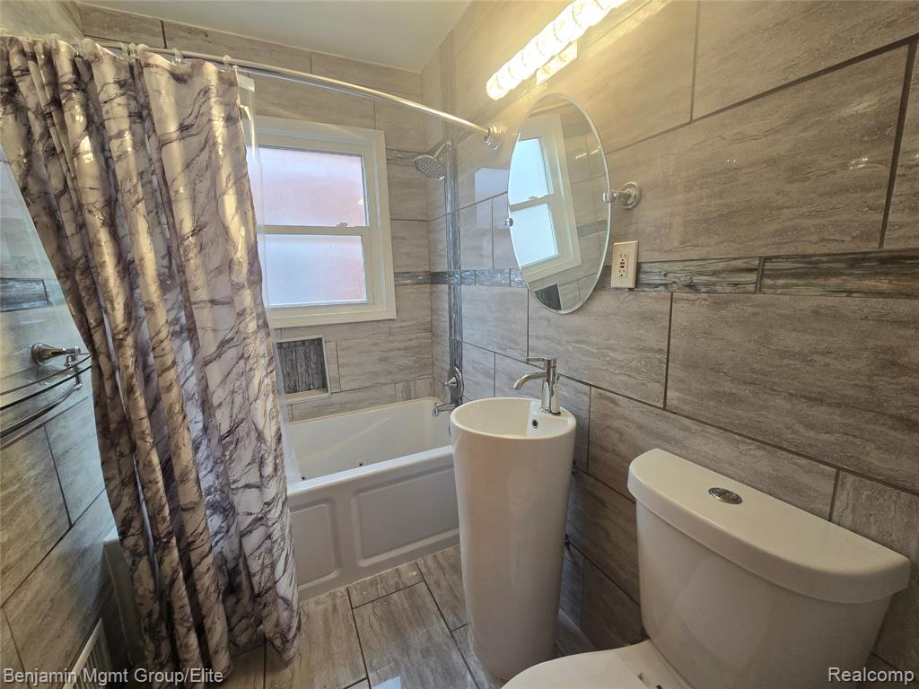 9560 Dixie, Redford, MI 48239 — Photo 5