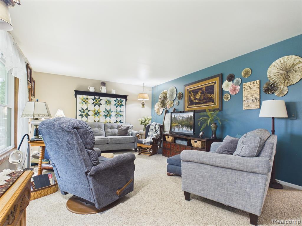 6882 Jones Road, North Branch, MI 48461 — Photo 4