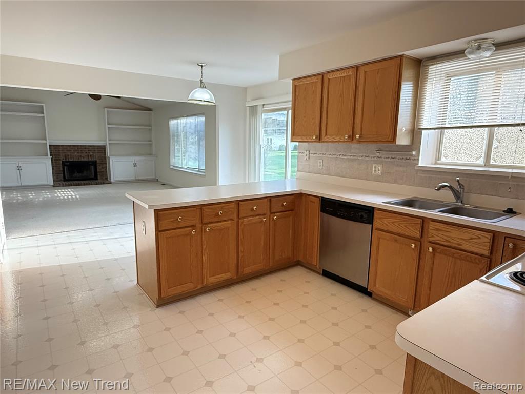 2399 MARQUIS Court, Ann Arbor, MI 48103 — Photo 7