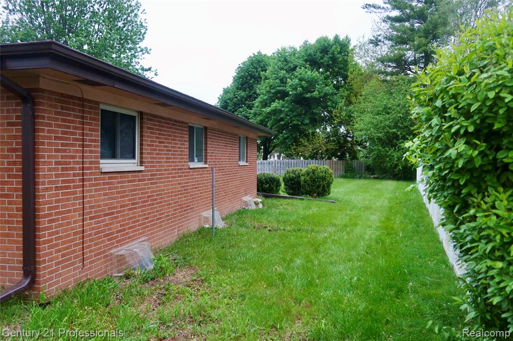 4365 Jo Drive, Saginaw, MI 48601 — Photo 4