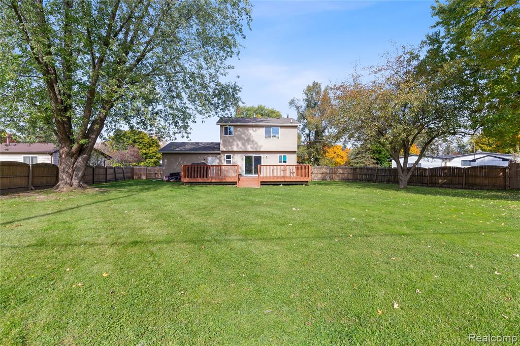 5423 Meadowcrest Drive, Flint, MI 48532 — Photo 26