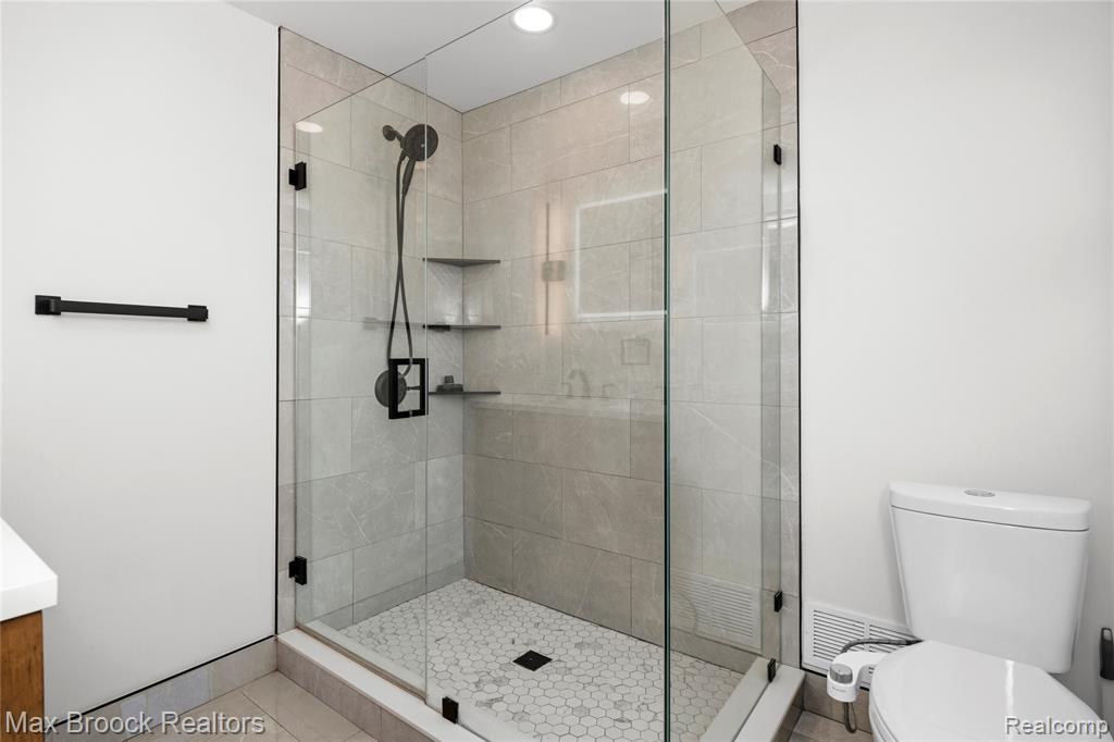 5316 CENTERBROOK Drive, West Bloomfield, MI — Photo 54