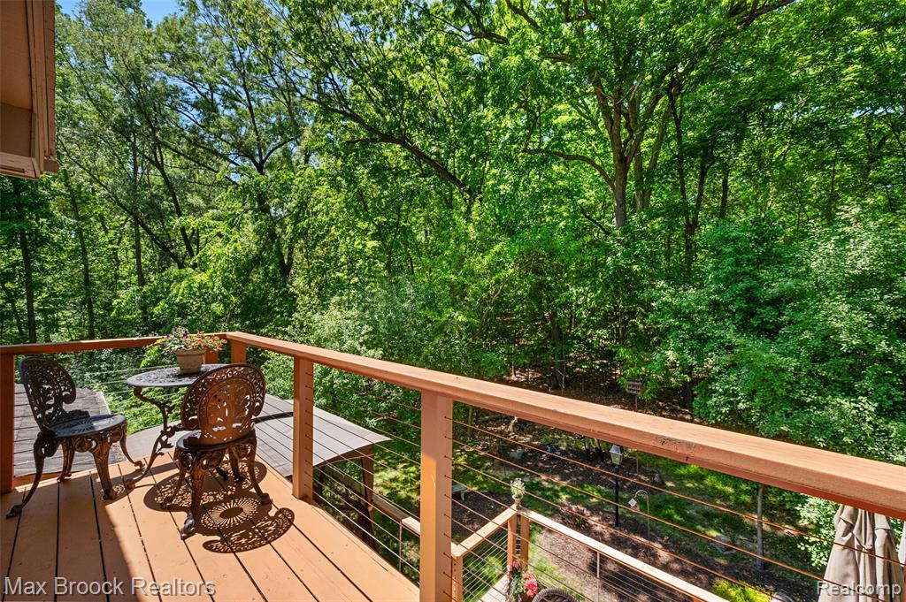 4872 Cliffside Drive, West Bloomfield, MI 48323 — Photo 21