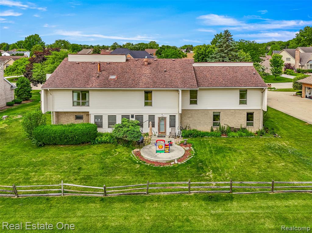 18191 Country Club Circle, Riverview, MI 48193 — Photo 59