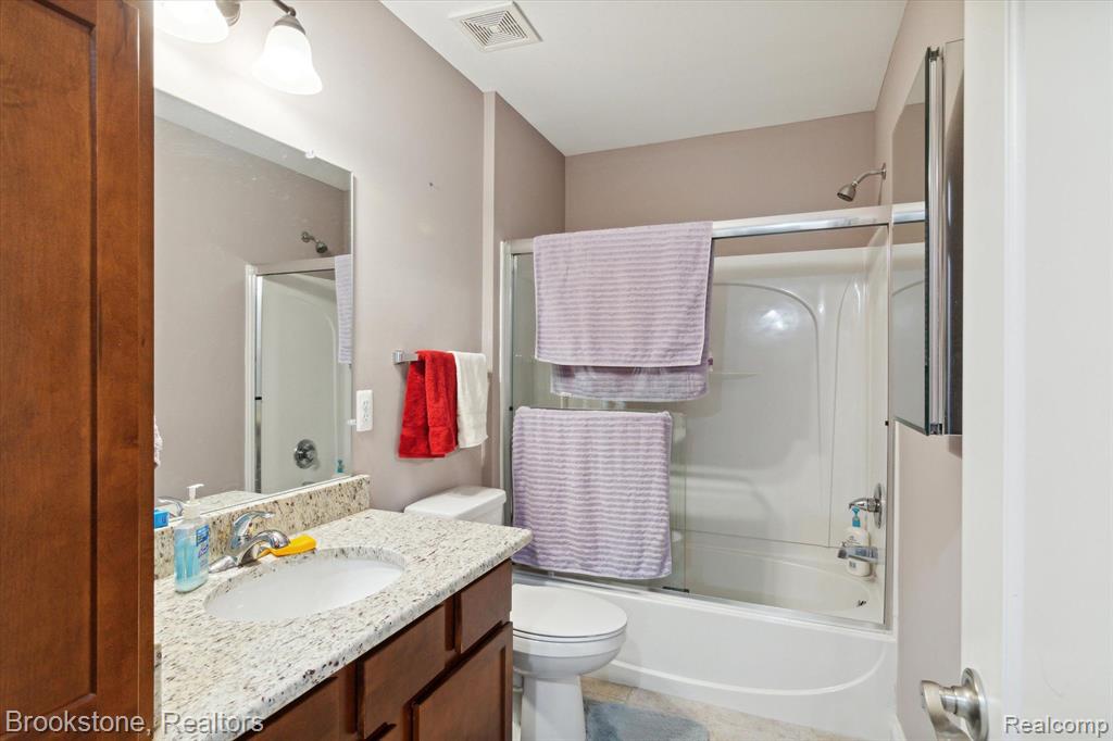 712 SUPERIOR Parkway, Westland, MI — Photo 28