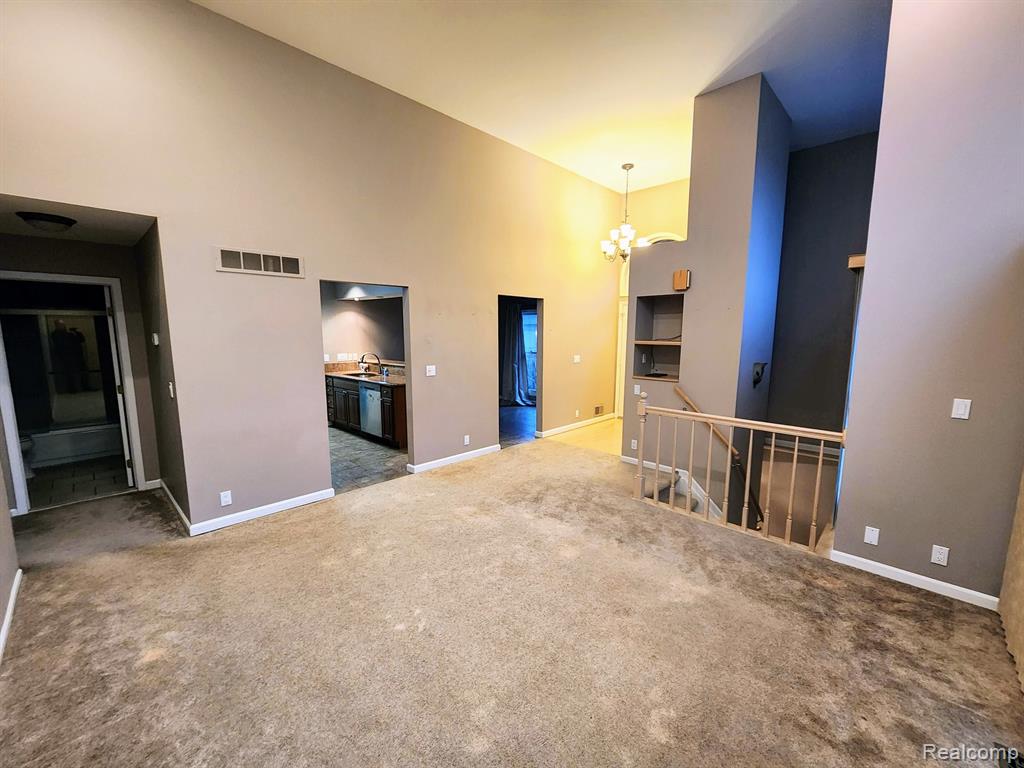 5326 ROYAL VALE Lane, Dearborn, MI 48126 — Photo 7
