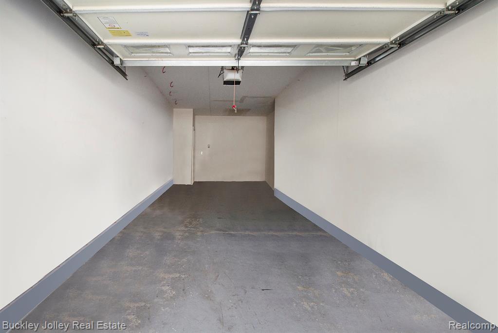 1018 Shiawassee Circle, Howell, MI 48843 — Photo 18