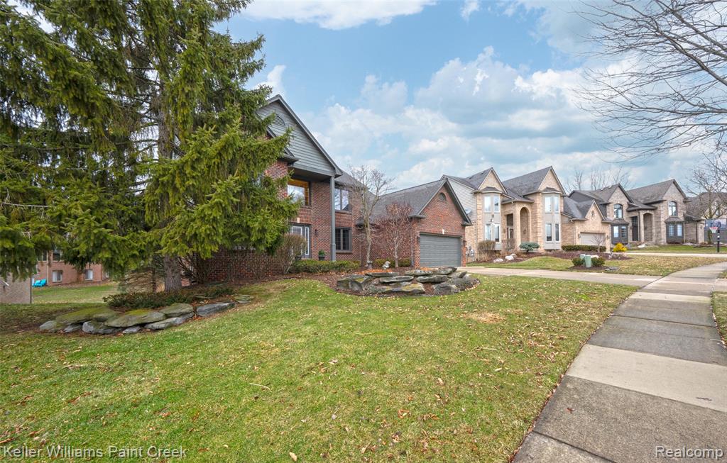 247 Glenmoor Drive S, Rochester, MI 48307 — Photo 51