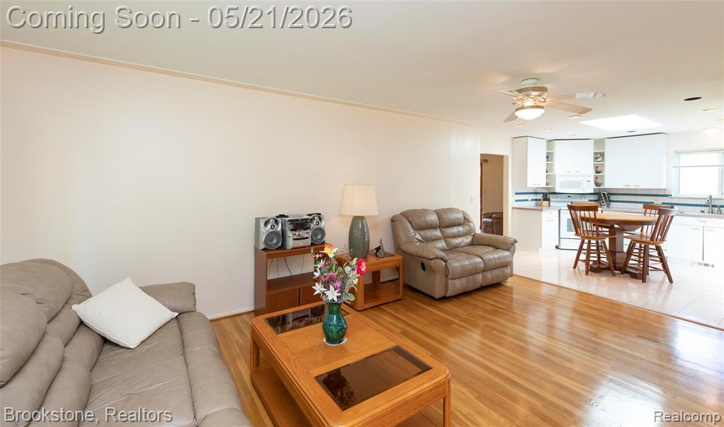 2445 Liverpool, Auburn Hills, MI 48326 — Photo 17