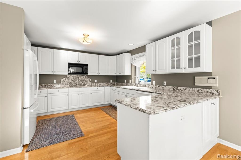 860 Galahad Drive, Ortonville, MI 48462 — Photo 14