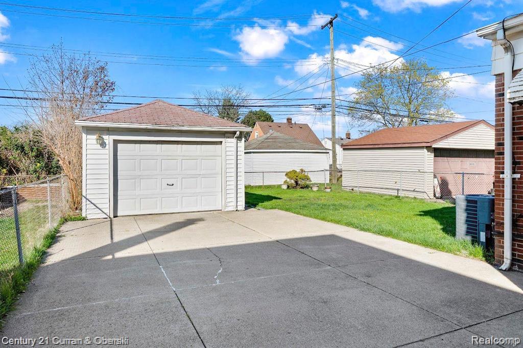 4255 LAPHAM Street, Dearborn, MI 48126 — Photo 29