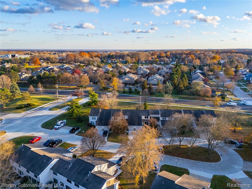 22415 Cranbrooke Drive, Novi, MI — Photo 32